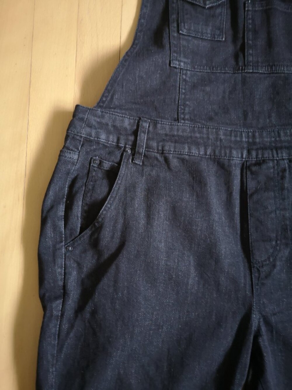 Free People Ladies Size 31 Black Denim Adjustable Straps 1 Pocket Bib Overalls - Picture 6 of 14